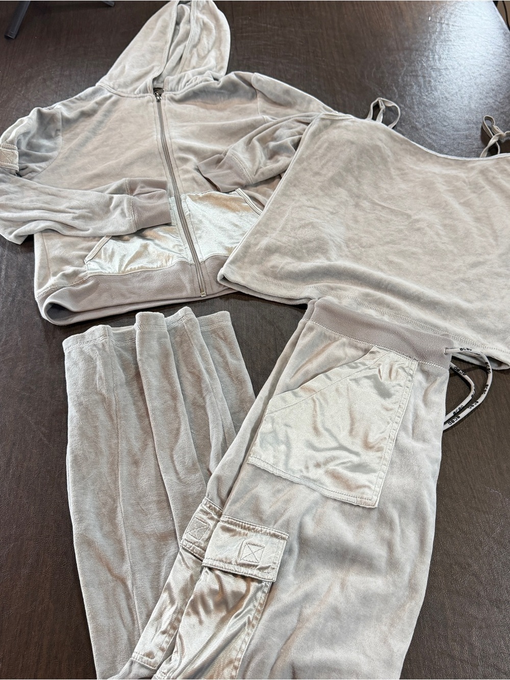 BCBG Maxazria Plush Velvet like 3-Piece Lounge Set in Light Gray Sz L
